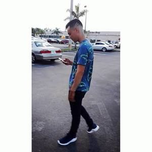 Meet your Posher, Javier